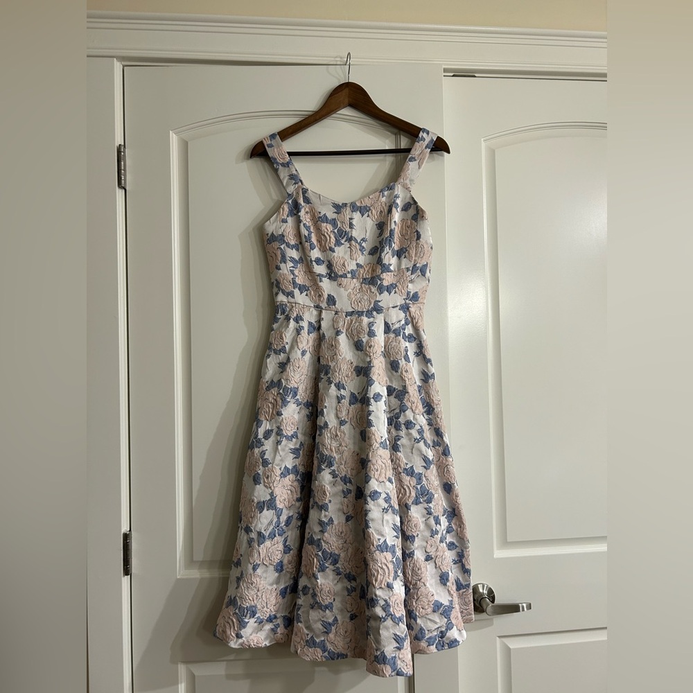 NWT Pretty Elegant Pearly Pink Blue Silver Wedding Guest Dress